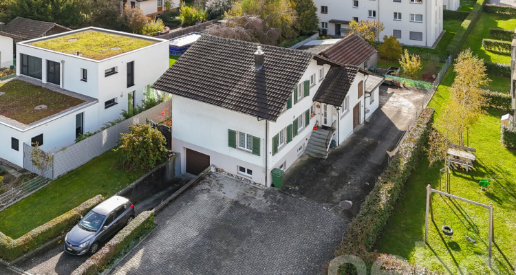 Familiendomiziel mit Dachgeschosswohnung, Werkstatt und Schopf image 1