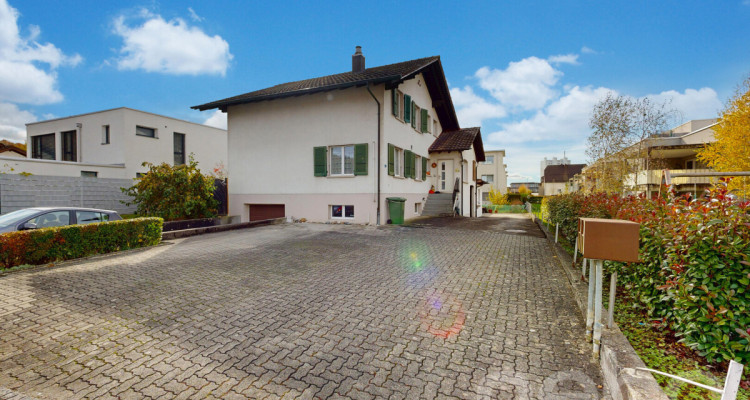 Familiendomiziel mit Dachgeschosswohnung, Werkstatt und Schopf image 3