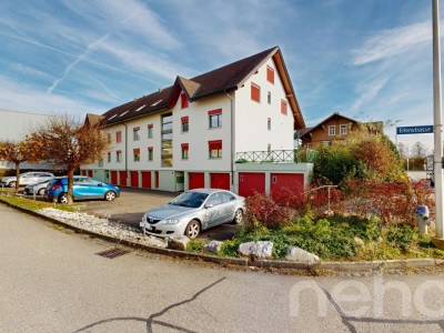 Grosszügige Dachwohnung mit Galerie - renoviert und an gefragter Lage image 2