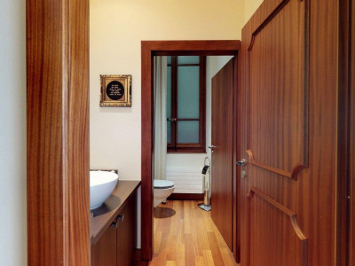 Locaux commerciaux au bord du Rhône image 4