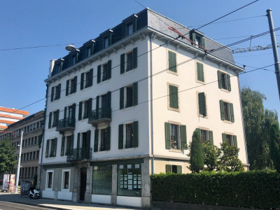 Locaux commerciaux au bord du Rhône image 1