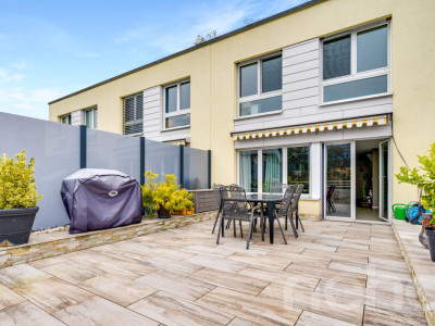 4.5-Zimmer-Reihenhaus mit grosszügiger Terrasse in Wollerau image 2