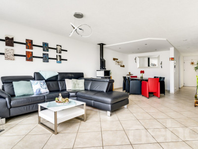 4.5-Zimmer-Reihenhaus mit grosszügiger Terrasse in Wollerau image 4