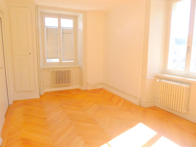 Appartement lumineux en centre-ville image 3