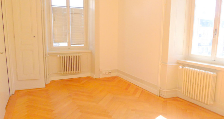 Appartement lumineux en centre-ville image 3