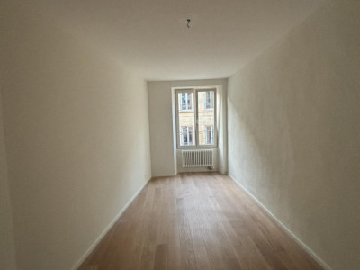 Bureau au centre-ville de Neuchâtel image 11