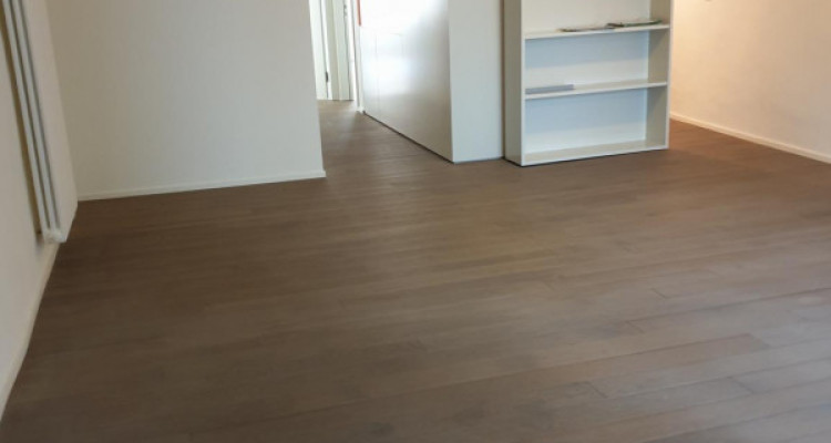 Bureau au centre-ville de Neuchâtel image 8