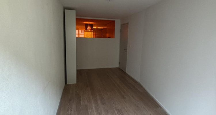 Bureau au centre-ville de Neuchâtel image 12