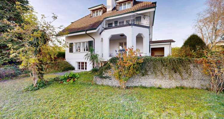 Grosszügiges 8-Zi. Mehrgenerationenhaus mit 2 separaten Wohneinheiten image 1