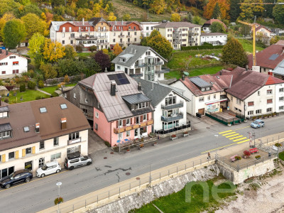 Le Pont: Propriété sur les quais avec jardin et parking sous-terrain image 1