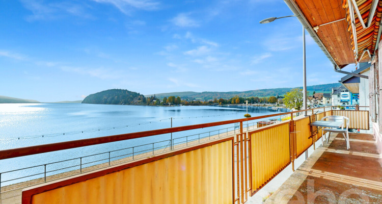 Le Pont: Propriété sur les quais avec jardin et parking sous-terrain image 2