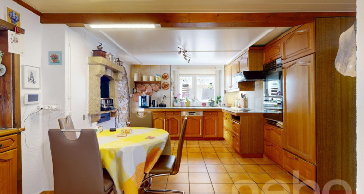 Le Pont: Propriété sur les quais avec jardin et parking sous-terrain image 9