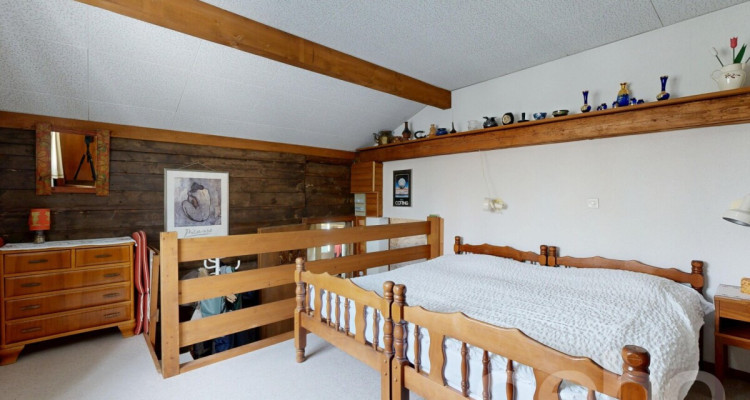 Le Pont: Propriété sur les quais avec jardin et parking sous-terrain image 10