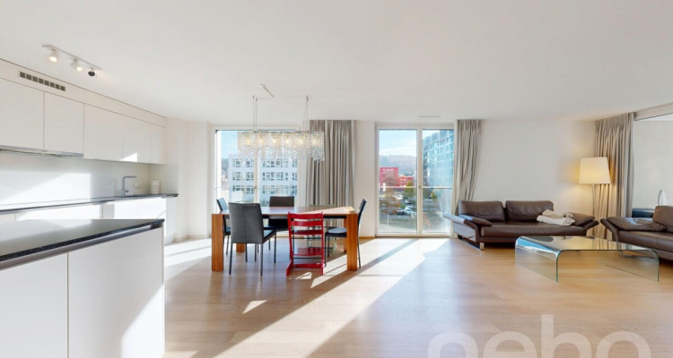 Hochwertige 4.5-Zimmer-Wohnung image 1