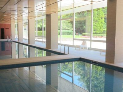 SPACIEUX APPARTEMENT TRAVERSANT DANS RÉSIDENCE DE LUXE  image 1