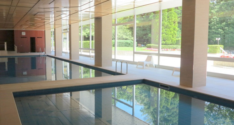 SPACIEUX APPARTEMENT TRAVERSANT DANS RÉSIDENCE DE LUXE  image 1