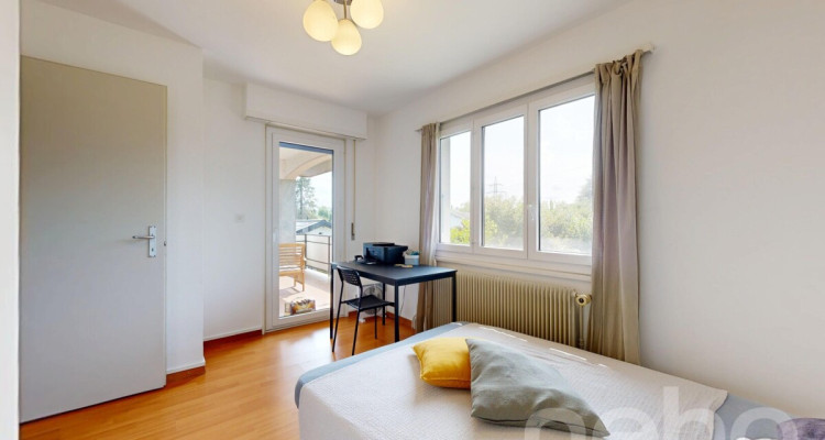 Maison composée de 2 lots avec un grand jardin, idéalement située. image 7