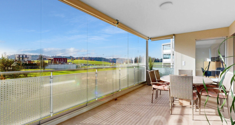 Moderne 4.5-Zimmerwohnung mit grossem Balkon und hochwertiger Küche image 4