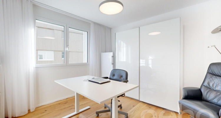 Moderne 4.5-Zimmerwohnung mit grossem Balkon und hochwertiger Küche image 7