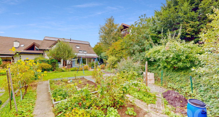 Sehr gepflegtes Doppeleinfamilienhaus mit gemütlichem Garten image 2