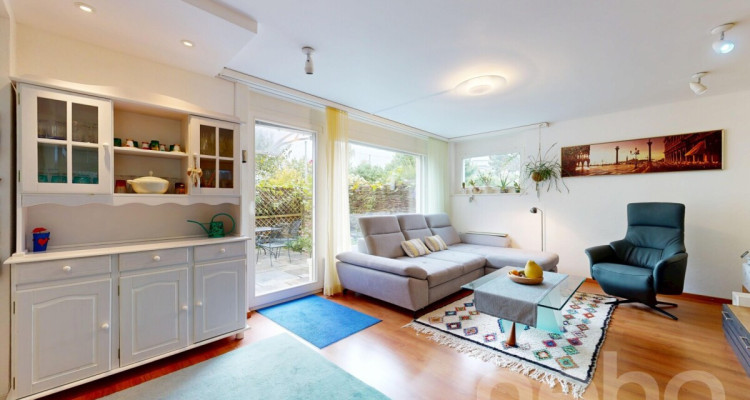 Sehr gepflegtes Doppeleinfamilienhaus mit gemütlichem Garten image 3