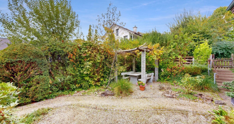 Sehr gepflegtes Doppeleinfamilienhaus mit gemütlichem Garten image 11