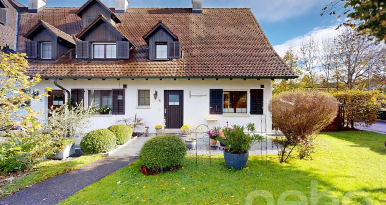 Reiheneckhaus im Landhausstil in Neuheim image 2