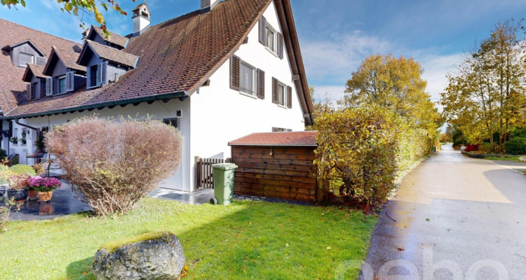 Reiheneckhaus im Landhausstil in Neuheim image 12