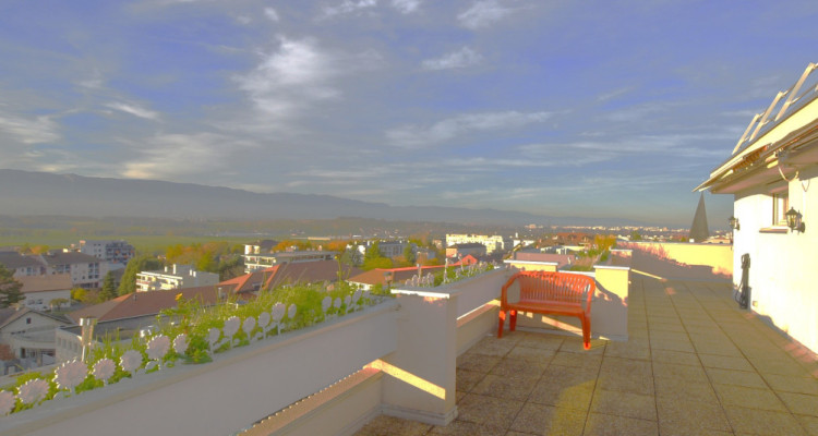 ATTIQUE ST-JULIEN CENTRE, A 3 MIN. A PIED DE TOUS LES COMMERCES, 5 MIN. DES BUS image 1