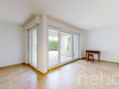 Appartement rénové de 3,5 pièces avec grande terrasse privée image 12