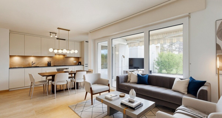 Appartement rénové de 3,5 pièces avec grande terrasse privée image 1