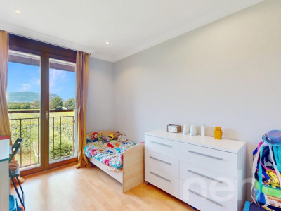 Face à un champ agricole image 5