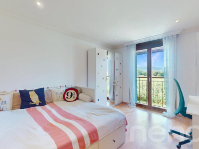 Face à un champ agricole image 7