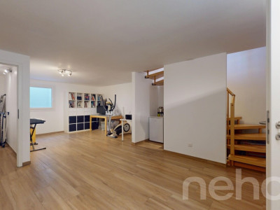 Face à un champ agricole image 9