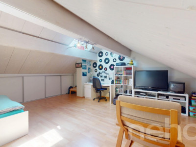 Face à un champ agricole image 10