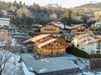EXCLUSIVITE: Magnifique chalet de luxe proche de Crans-Montana image 1