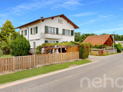 Belle maison bi-familiale avec garage intégré et jardin ensoleillé ! image 1