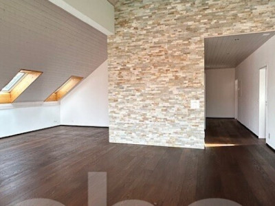 Exklusive Dachgeschosswohnung mit Weitblick in Kerzers image 2