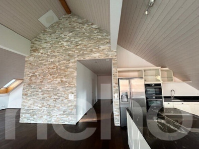 Exklusive Dachgeschosswohnung mit Weitblick in Kerzers image 3