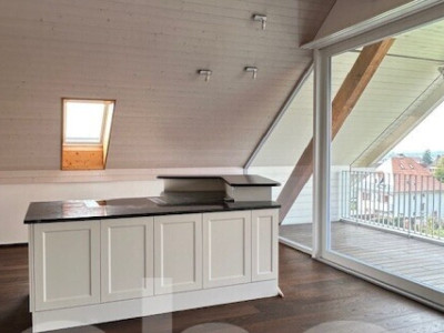 Exklusive Dachgeschosswohnung mit Weitblick in Kerzers image 5