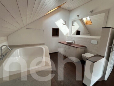 Exklusive Dachgeschosswohnung mit Weitblick in Kerzers image 9