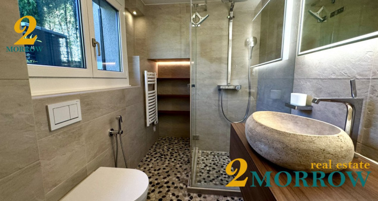 Belle villa individuelle entièrement rénovée avec piscine et jardin  image 11