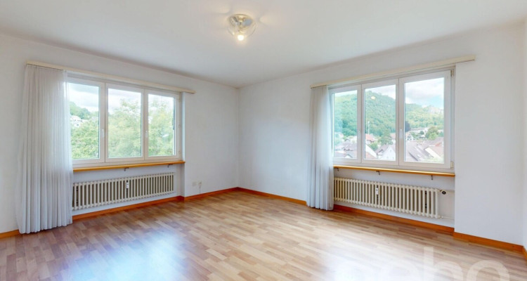 Attraktive 4-Zimmer-Wohnung mit Balkon in der Nähe des Dorfplatzes image 3