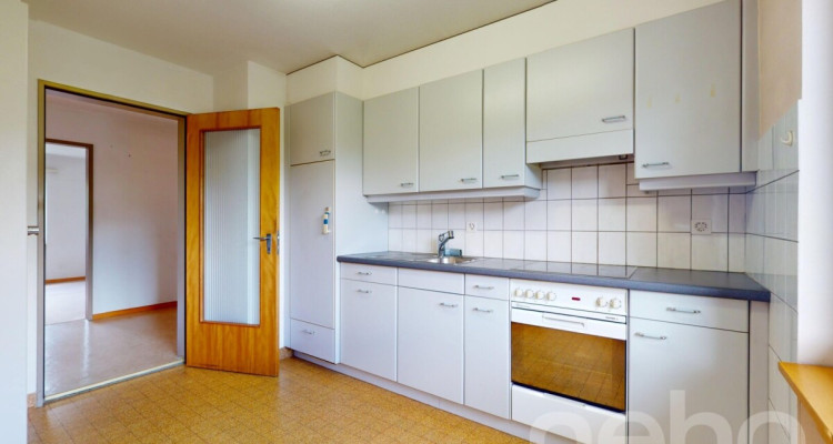 Attraktive 4-Zimmer-Wohnung mit Balkon in der Nähe des Dorfplatzes image 4