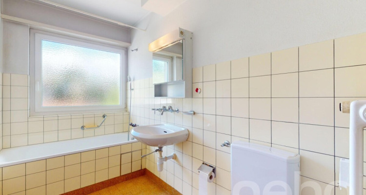 Attraktive 4-Zimmer-Wohnung mit Balkon in der Nähe des Dorfplatzes image 9