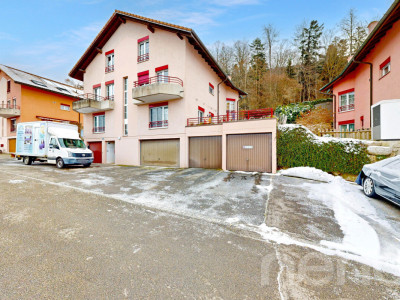 Superbe appartement de 4.5p entièrement rénové avec grande terrasse! image 1