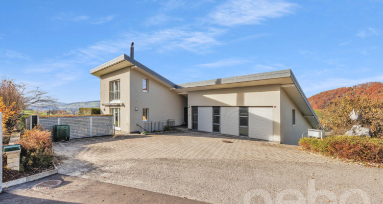 Le luxe discret à La Roche: Villa d?Exception avec Vue Panoramique image 3