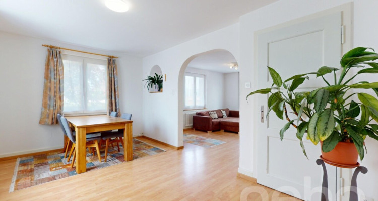 Einfamilienhaus 8Zi. mit separater Einliegerwohnung und Baulandreserve image 2