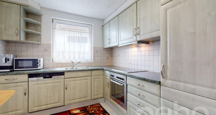 Einfamilienhaus 8Zi. mit separater Einliegerwohnung und Baulandreserve image 3