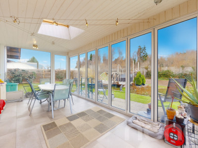 Charmantes Einfamilienhaus mit grossem Garten, Wintergarten und Teich image 4